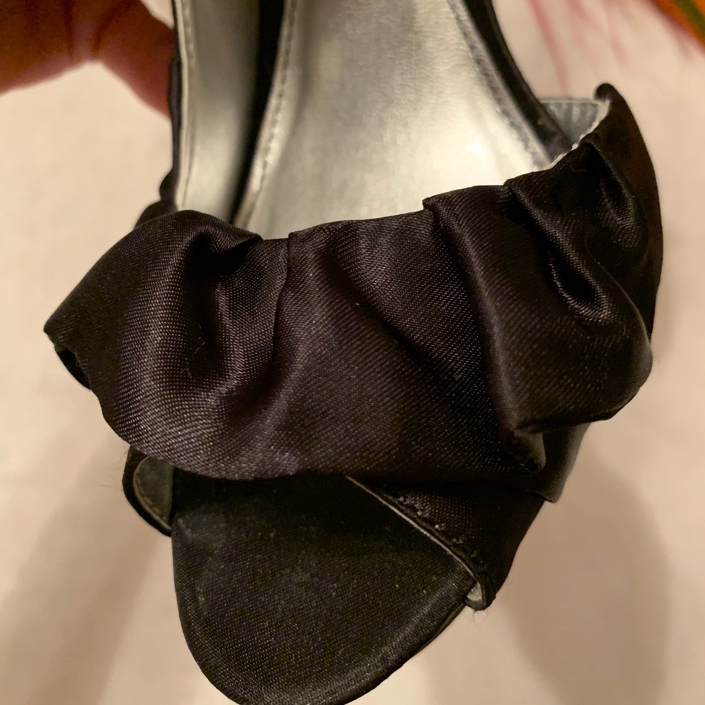Formal Ruffled Pump - Picture 4 of 5